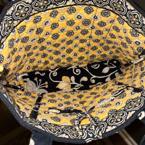 Vera Bradley Retired Yellow Bird Pattern Hand/Shoulder Bag/Tortoise Closure - Picture 3 of 6